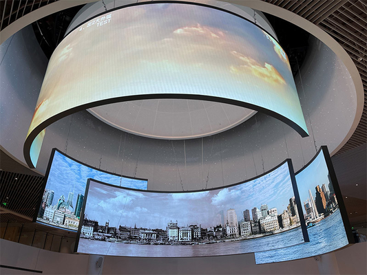 เครื่องฉายภาพ LED สายกําแพงวีดีโอ P4 ที่โค้ง