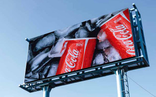 OC Series Outdoor Billboard LED Screen รุ่นประหยัด สว่างสูง (6500+ Nits) กันน้ําดี พร้อมโฮสติกเหล็กเย็น