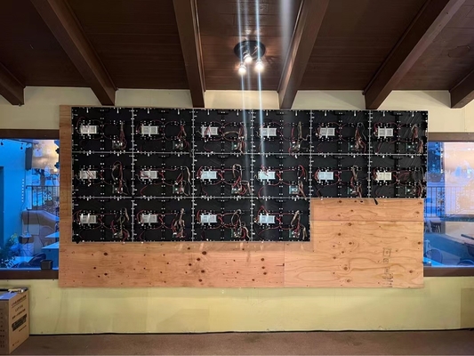 2.5 มิลลิเมตร Pitch Fixed LED Display สําหรับใช้ในห้อง 7680 HZ อัตราการปรับปรุง, ติดผนัง - เหมาะสําหรับโบสถ์, ร้านค้าปลีก, การบูชา, และพื้นที่อาหาร