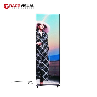 โปสเตอร์ LED ภายในห้อง Premium P2.5 640×1920 มิลลิเมตร จอ Ultra-Thin พร้อมสี 16 บิต อัพเดทความสด 7680Hz และตัวยืนมือถือสําหรับป้ายดิจิตอลที่หรูหรา